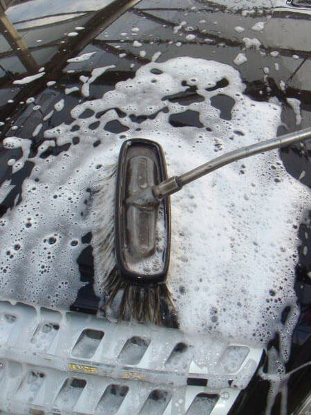 Reinigung mit der Softschaumbürste